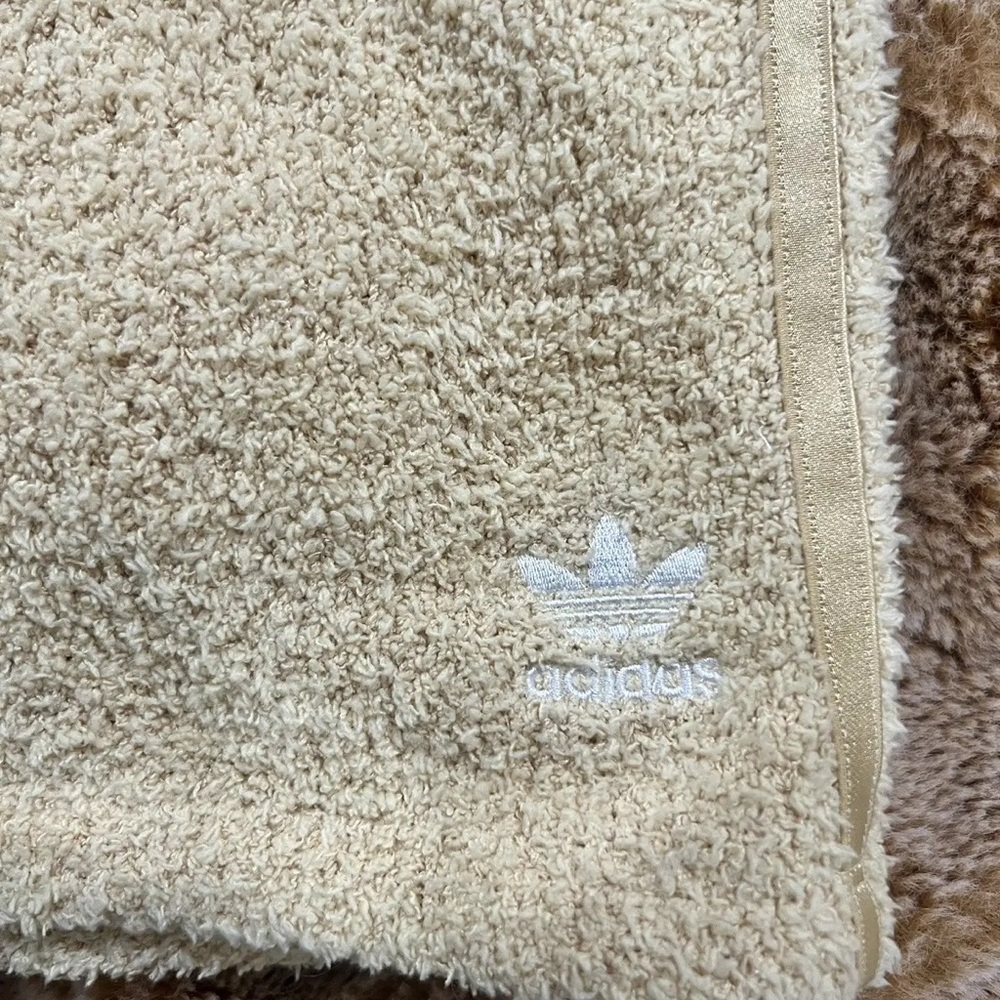 Adidas Originals Teddy Shorts - BNWT - S - Picture 6 of 7